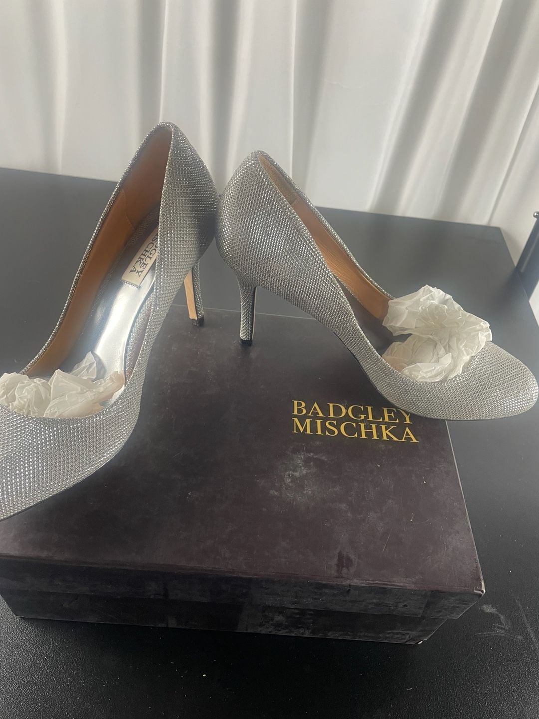 Badgley Mischka Dharma Pump Size 7.5M Pewter Metallic 3