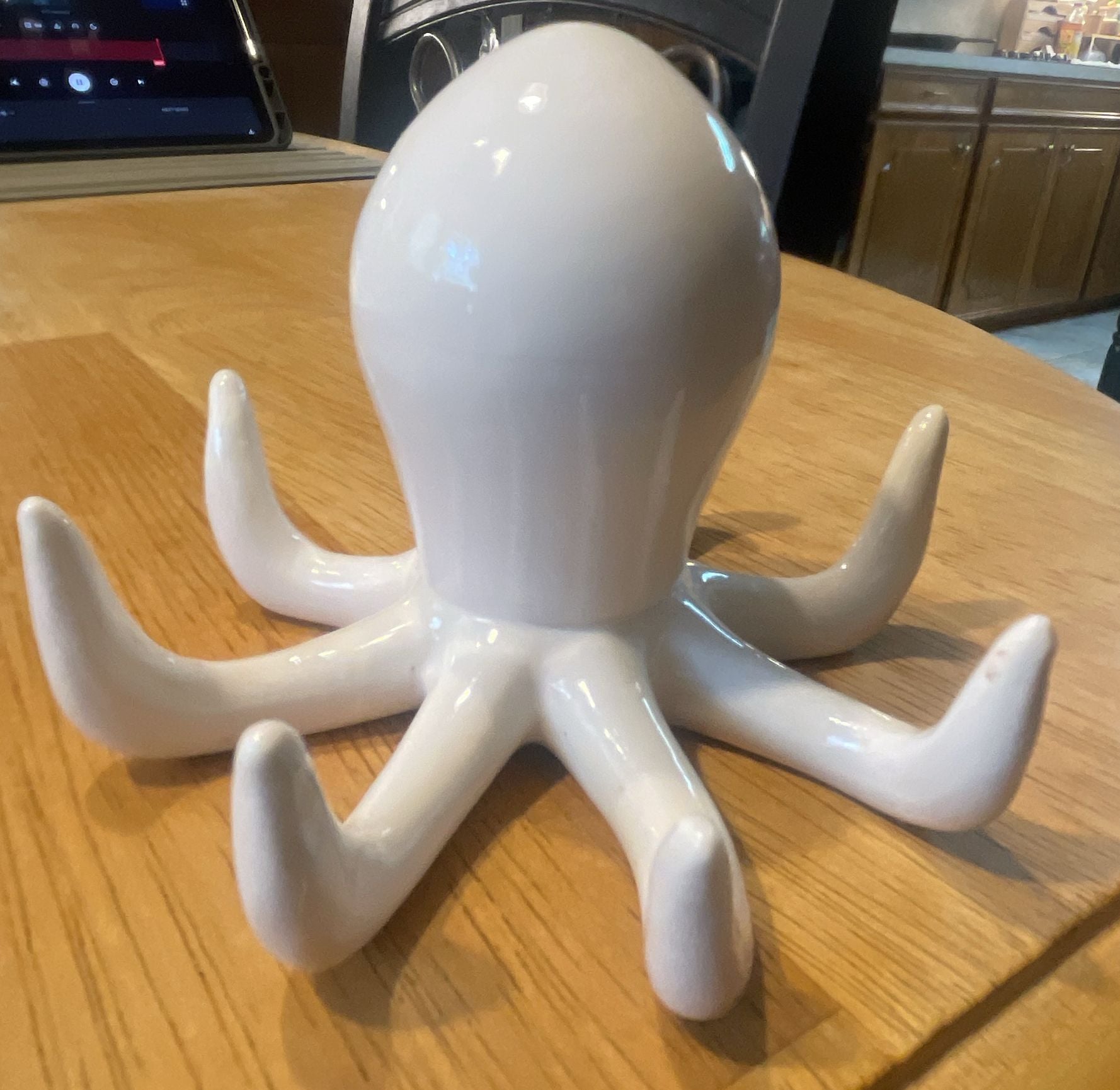 Urban Trends Collection Ceramic Octopus Figurine White Glossy Ring Holder 4
