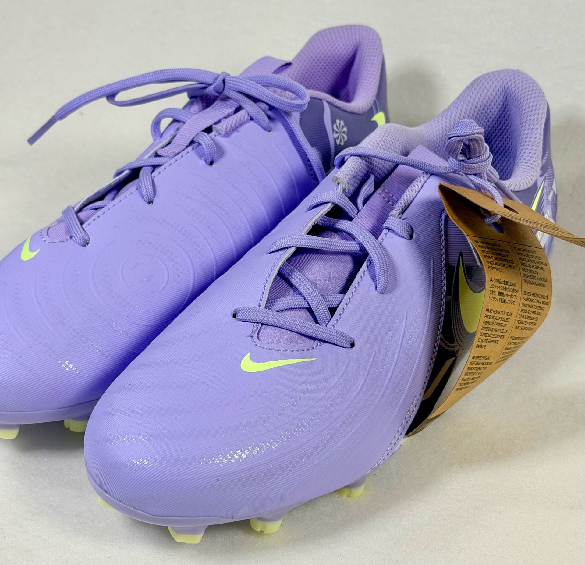 Nike Phantom GX II Academy FG/MG Soccer Cleats Size 6Youth Purple 3