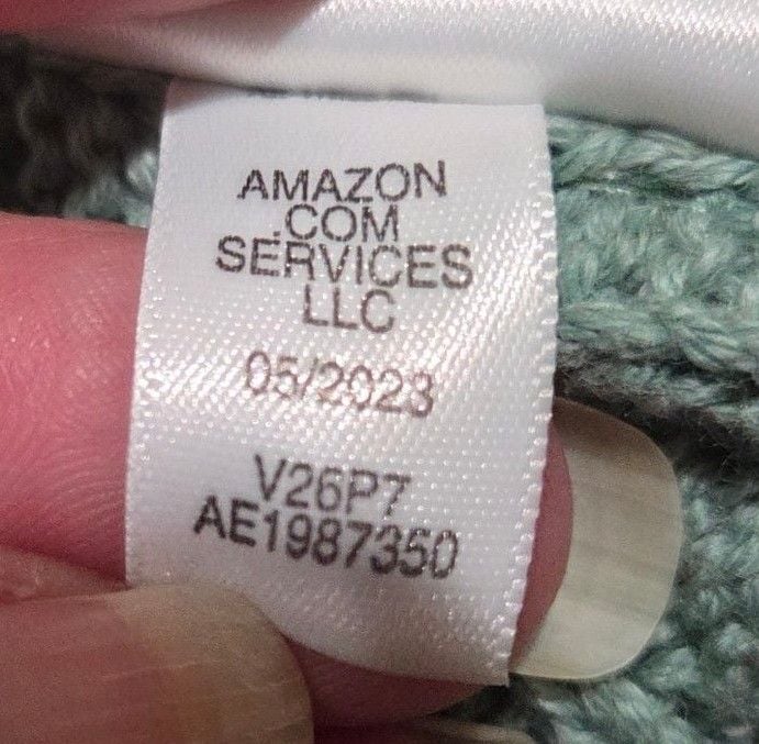 Amazon Essentials Fisherman Cable Crewneck Sweater Size M Sage Green 7