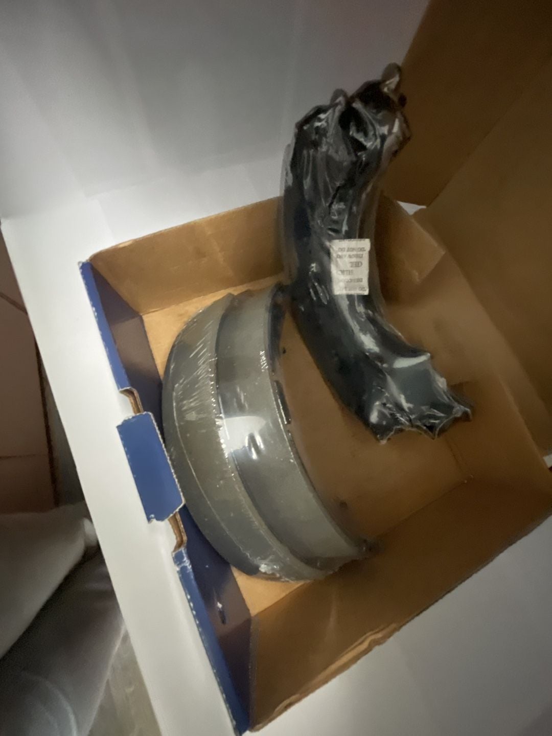 Bosch rear drum Brake Shoes Set Blue 4