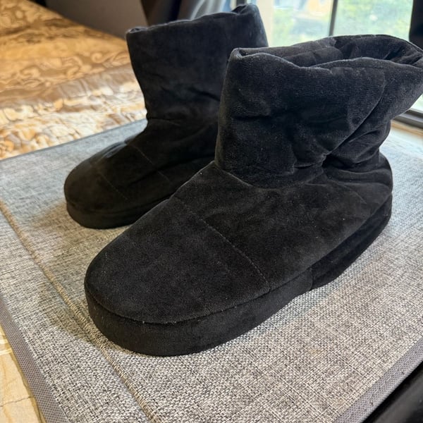 Black Plush Vibrating Massage Bootie Slippers Size L Battery Operated
