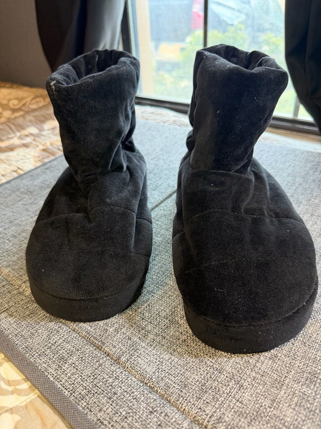 Black Plush Vibrating Massage Bootie Slippers Size L Battery Operated 2