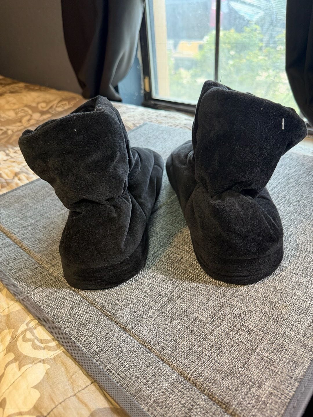 Black Plush Vibrating Massage Bootie Slippers Size L Battery Operated 3