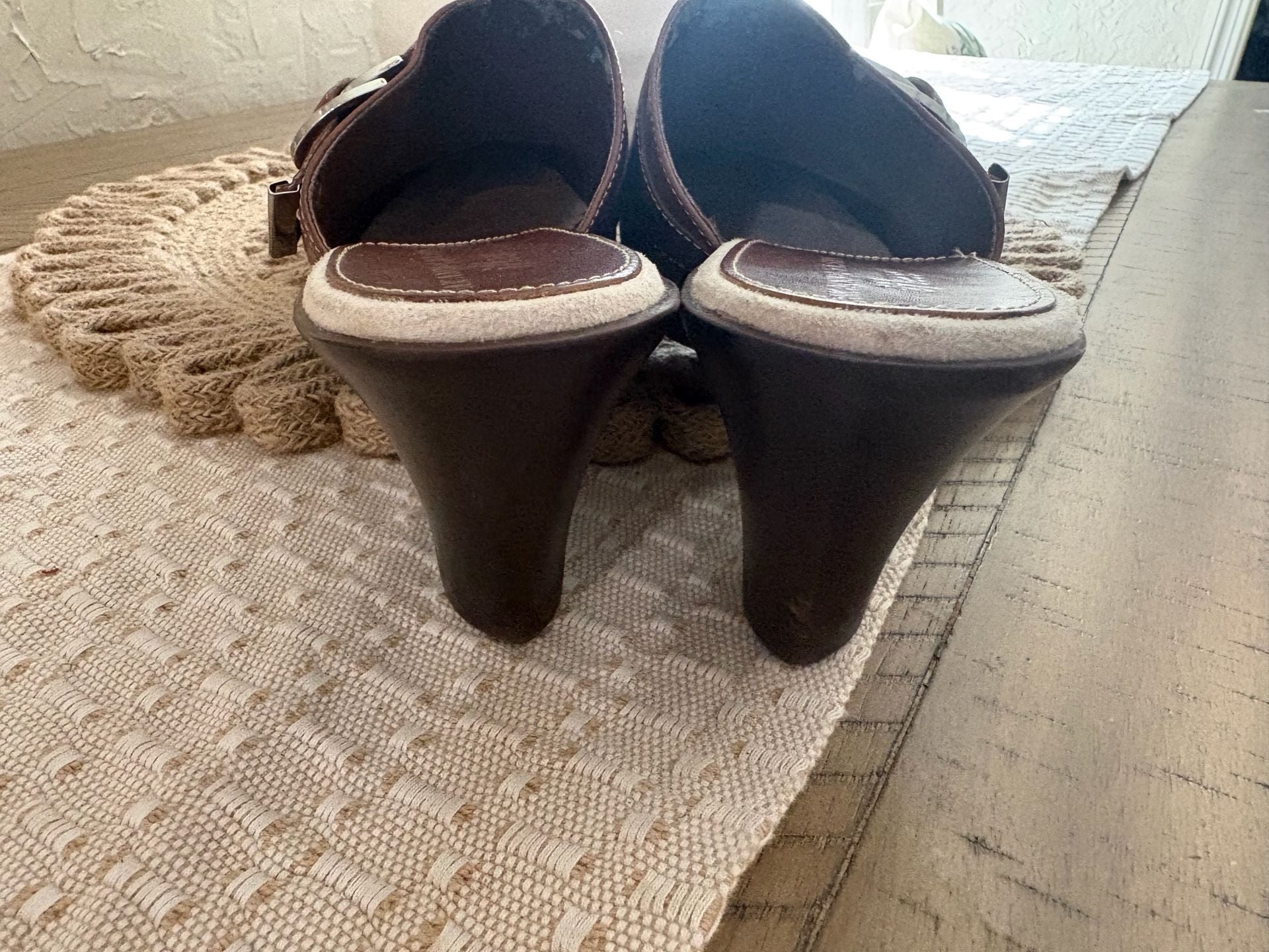 Anne Klein Brown Leather Buckle Wedge Mules Slides size 8 9