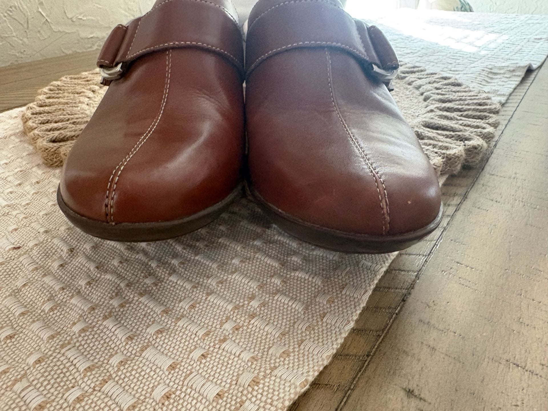 Anne Klein Brown Leather Buckle Wedge Mules Slides size 8 10