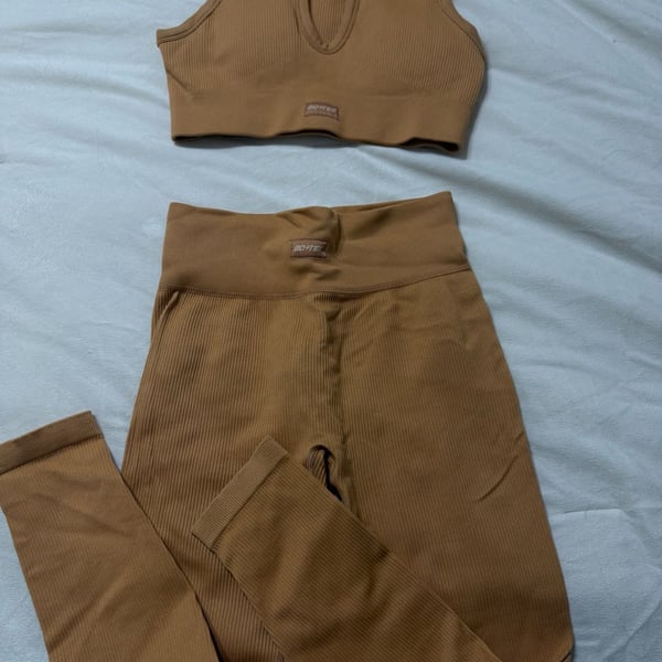 Bo+Tee Ribbed Workout Set Size M Brown Crop Top Leggings