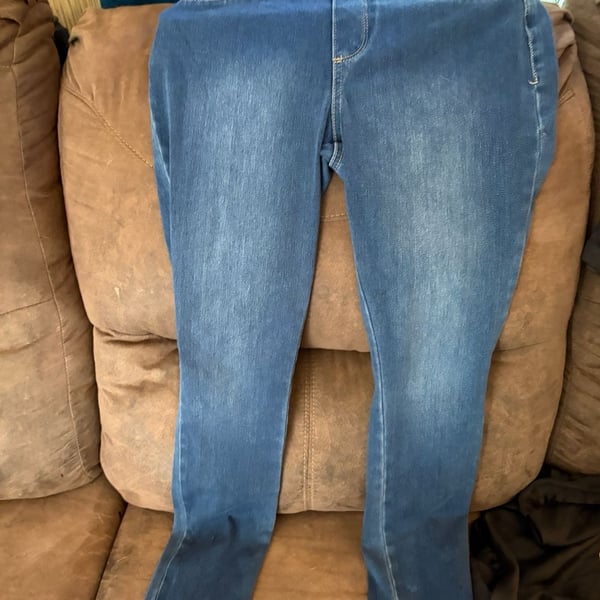 Bandolino Skinny Jeans Size S Blue Denim Pull-On Pants