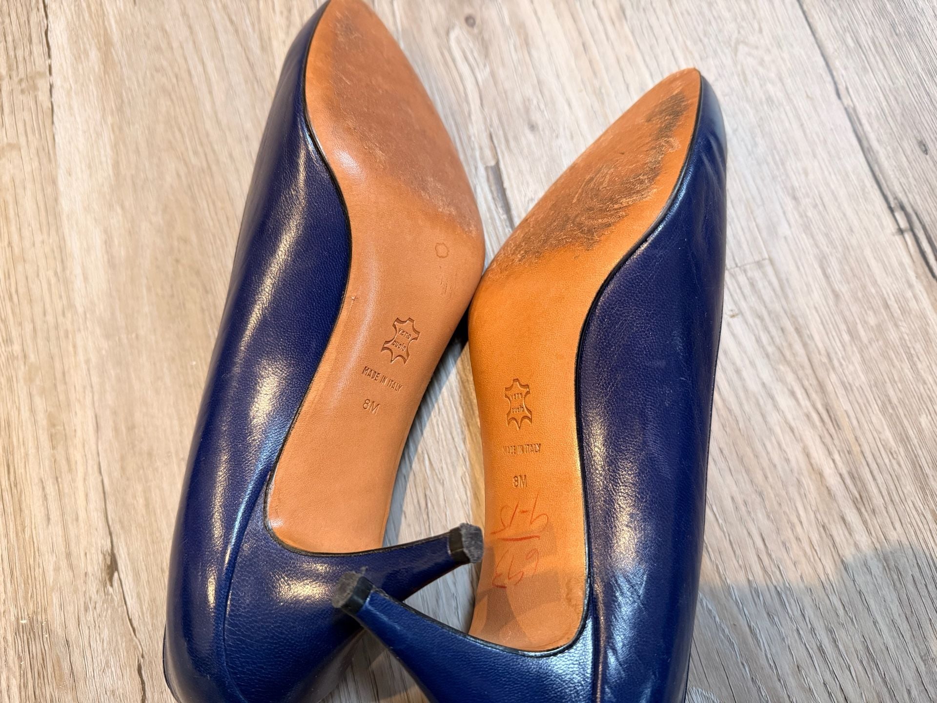 Calvin Klein Classifications Pumps Size 8M Blue Leather Kitten Heel 4