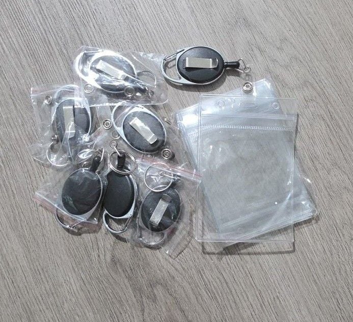 GOGO Retractable ID Badge Reels and Clear Card Holders Bulk Set 1