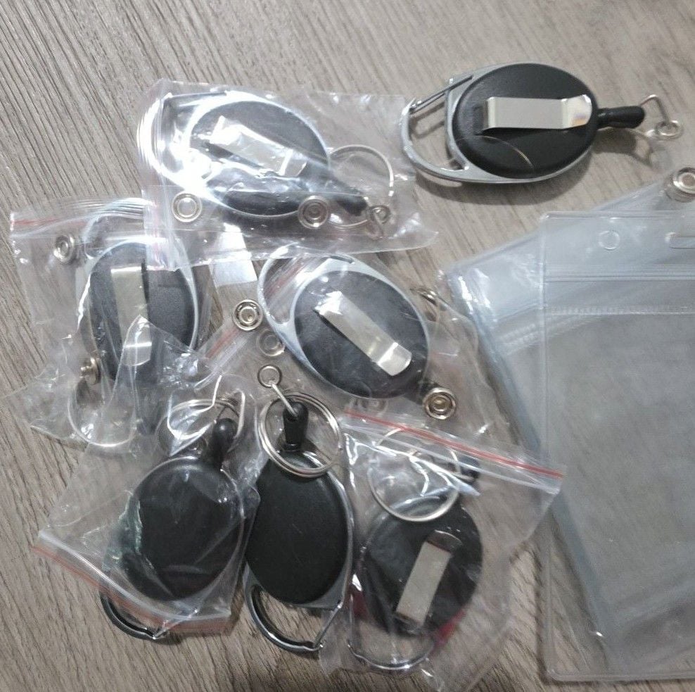 GOGO Retractable ID Badge Reels and Clear Card Holders Bulk Set 2