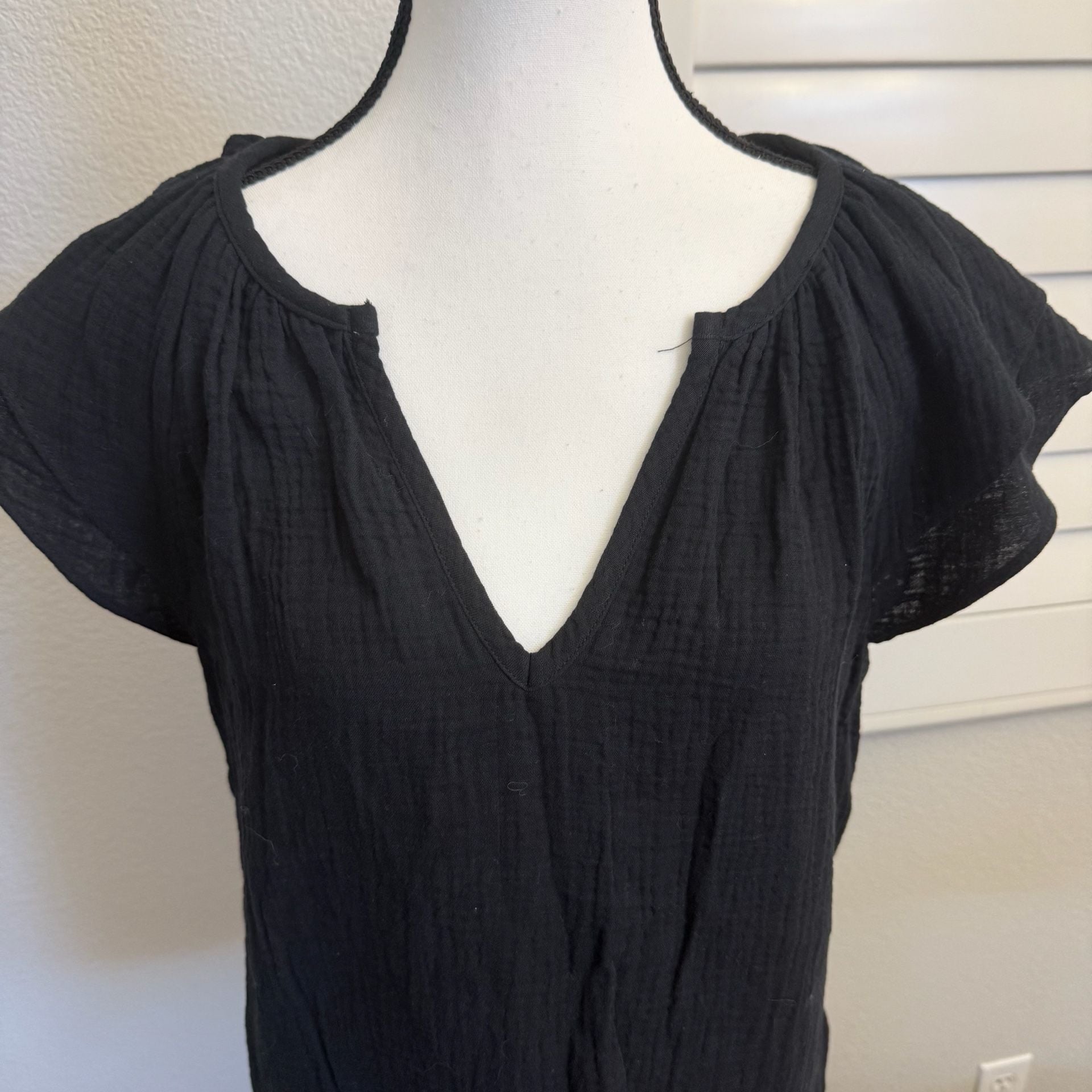 NWT GIBSONLOOK Flutter Sleeve Woven Blouse (Women) Size Medium 3