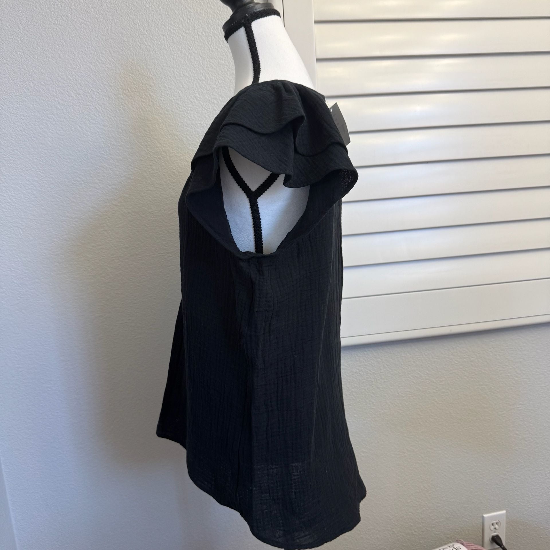 NWT GIBSONLOOK Flutter Sleeve Woven Blouse (Women) Size Medium 4