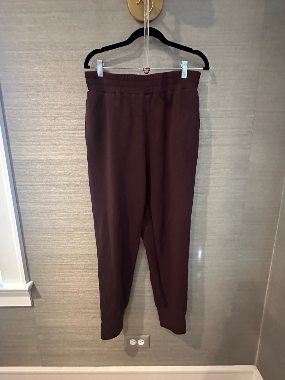 Varley Slim Cuff Jogger Pants in Chocolate Brown 3