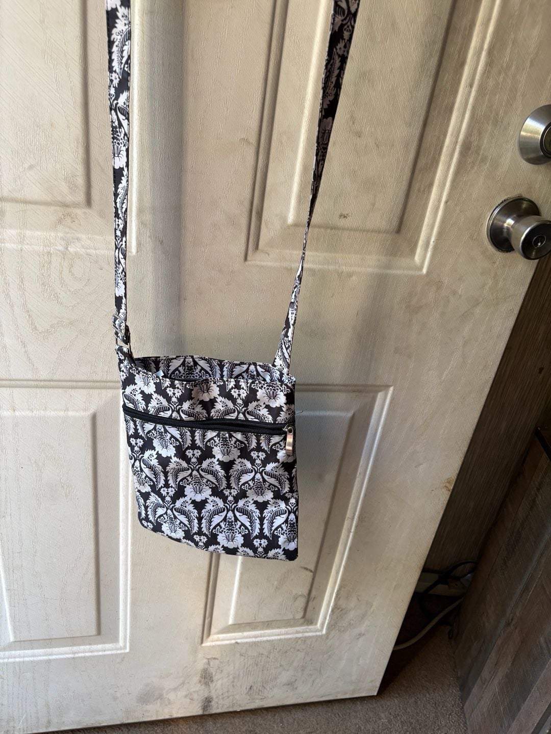 Vera Bradley Hipster Crossbody Bag Black White Paisley Floral 2
