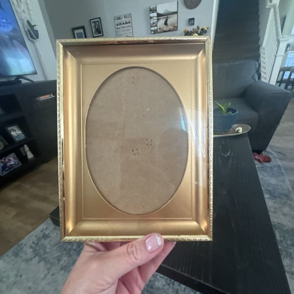 Vintage Gold Tone Picture Frame 5x7 Oval Inset Ornate