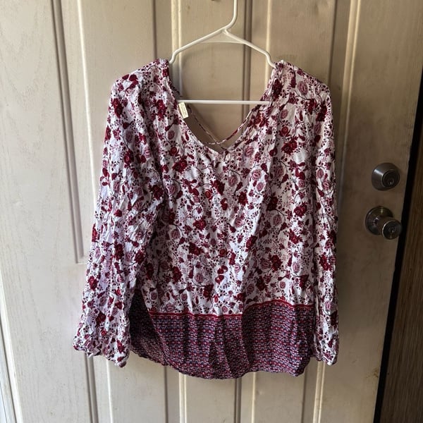 Faded Glory Floral Long Sleeve Blouse Size L Red White Rayon Peasant Top