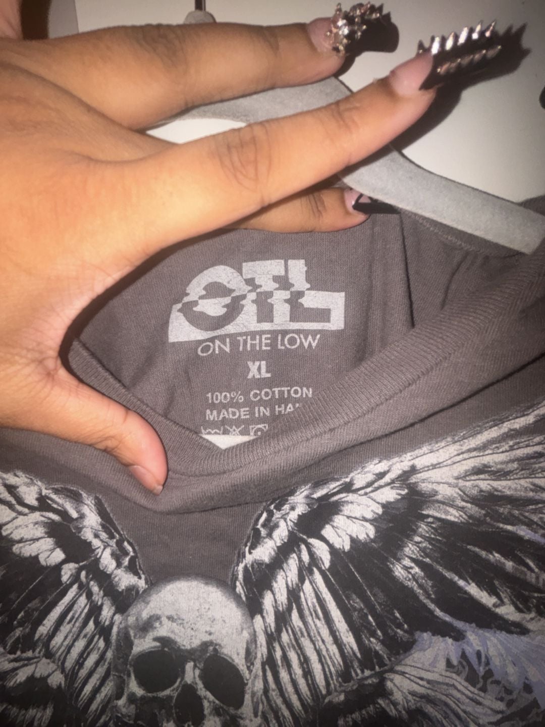 On The Low T-Shirt Size XL Skull Wings Graphic Y2K 3