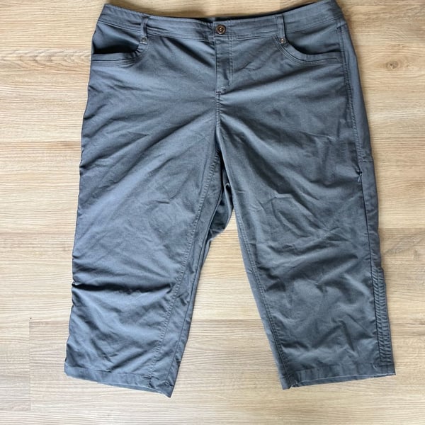 Kuhl, Trekr Kapri Hiking Outdoor Travel Cropped Pants, Grey, Outdoorsy, Woman’s 16