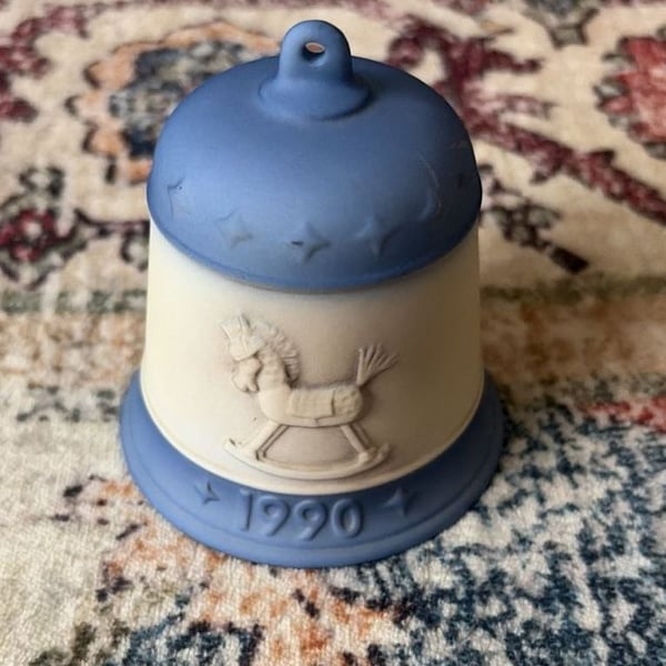 Goebel M.J. Hummel 1990 Christmas Bell Hum 776 Second Edition