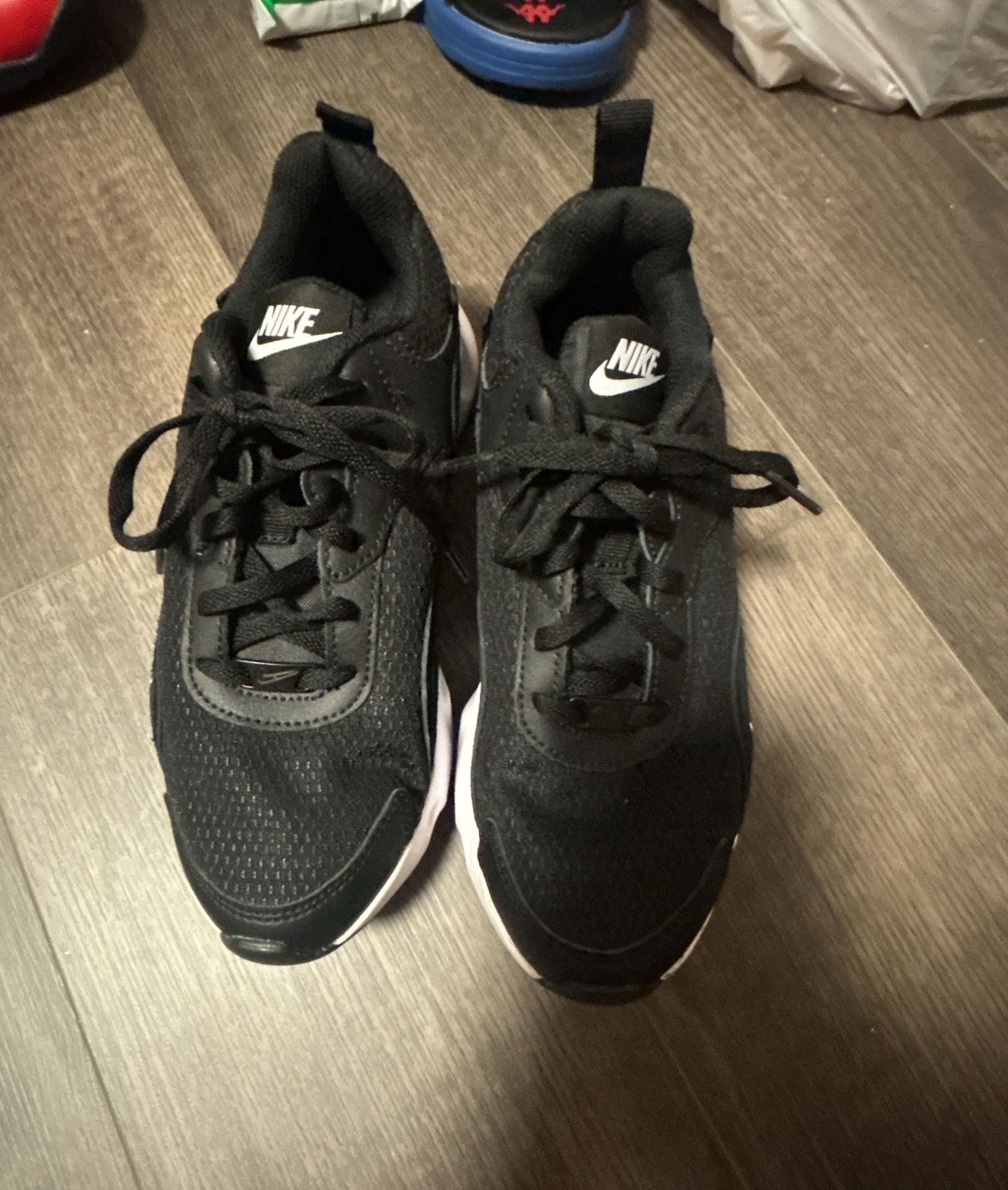 Nike Ryz 365 2 Size 6.5 Black White Casual Sneakers CU4874-001 2