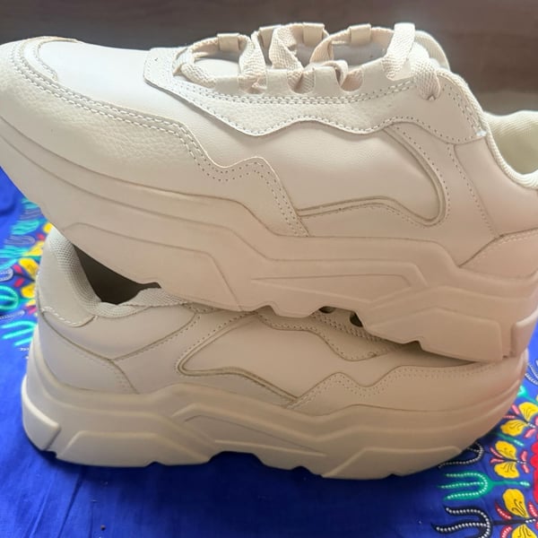H&M Chunky Platform Sneakers Size 40 Beige