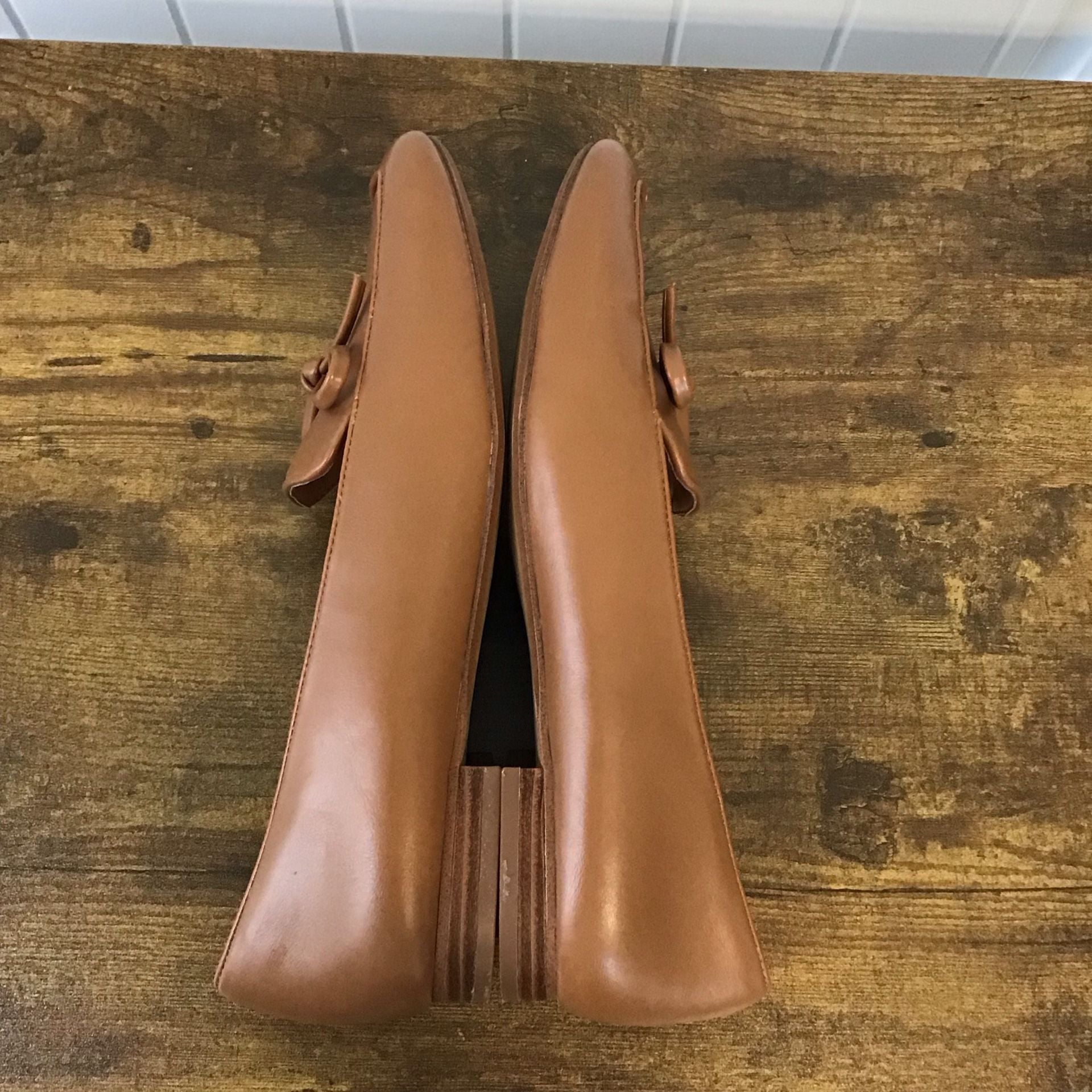 J.Crew Leather Bow Loafers Tan Leather Slip On Shoes size 9 Classic Preppy  7