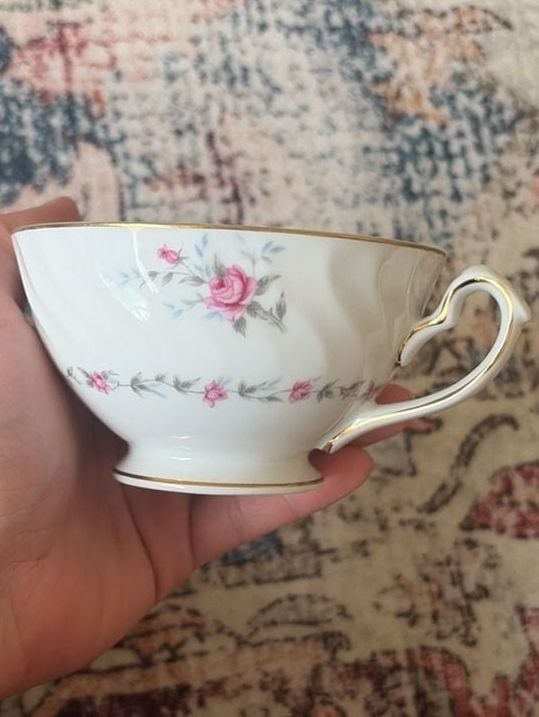 Royal M Nagoya Shokai Footed Teacup Elegance 17387 Pink Rose Floral Gold Trim 1