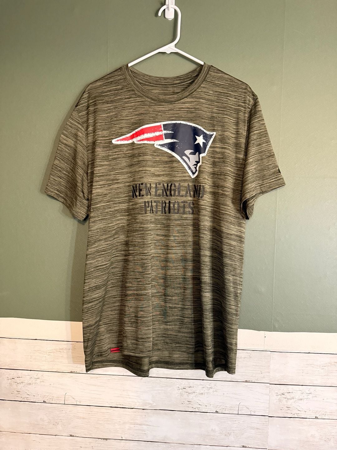 New England Patriots Salute To Service T-Shirt XL Olive Camo Dri-Fit 2
