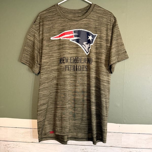 New England Patriots Salute To Service T-Shirt XL Olive Camo Dri-Fit
