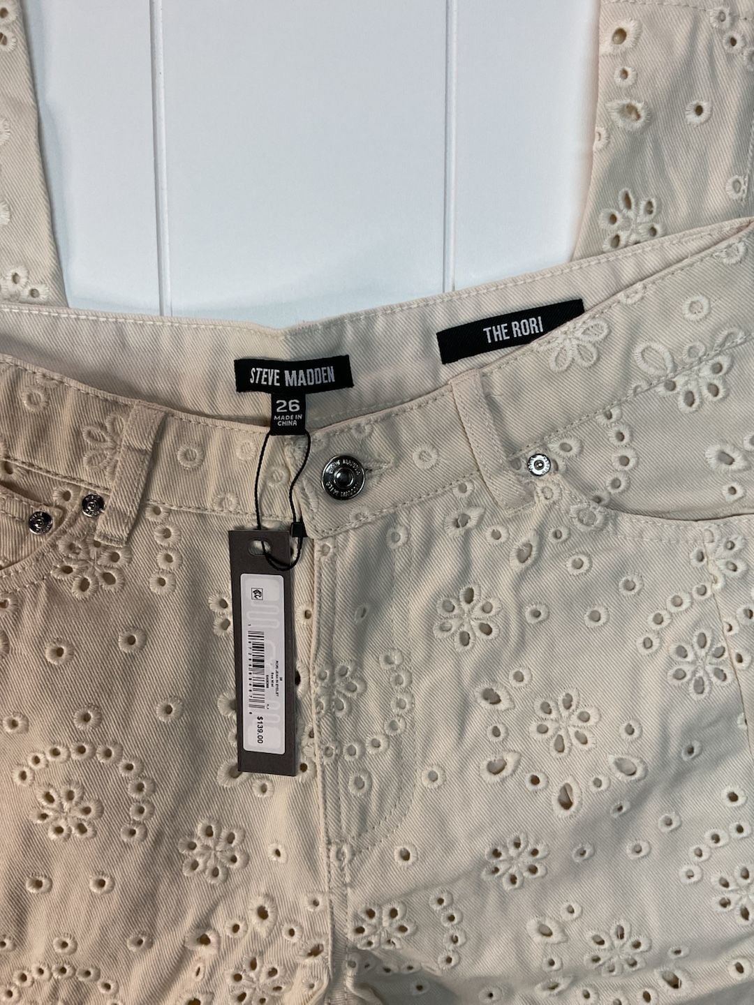 NWT Steve Madden The Rori Straight Leg Jeans Size 26 Sea Mist Eyelet 3