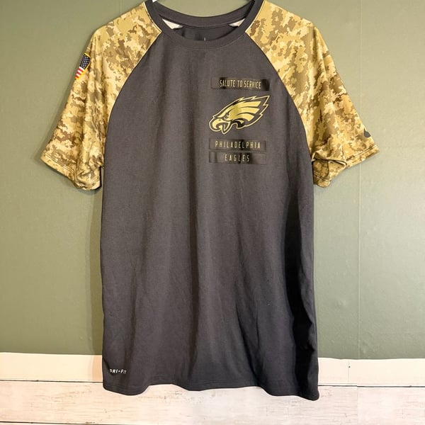 Philadelphia Eagles Salute to Service T-Shirt Size M Camo Dri-Fit