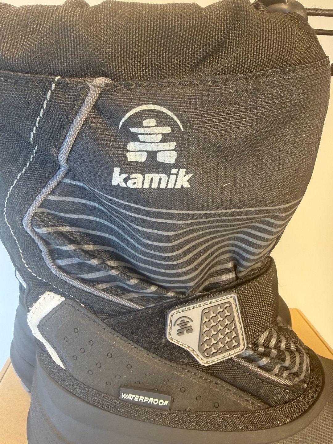 Kamik Kids 2 Winter Snow Boots Black Insulated Hook & Loop Youth 7