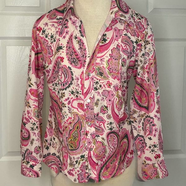 063-Sunday Up Button Down Shirt Size S Pink Green Paisley Print Blouse