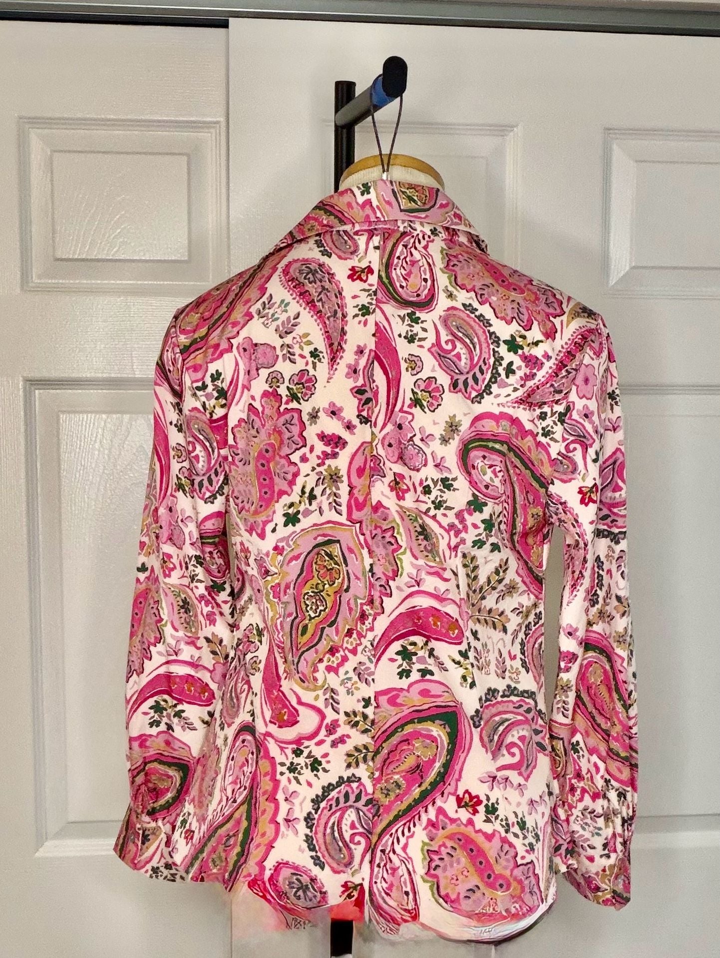 063-Sunday Up Button Down Shirt Size S Pink Green Paisley Print Blouse 3