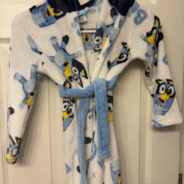 Bluey Fleece Bathrobe Size 4T/5T White Hooded Sleepwear