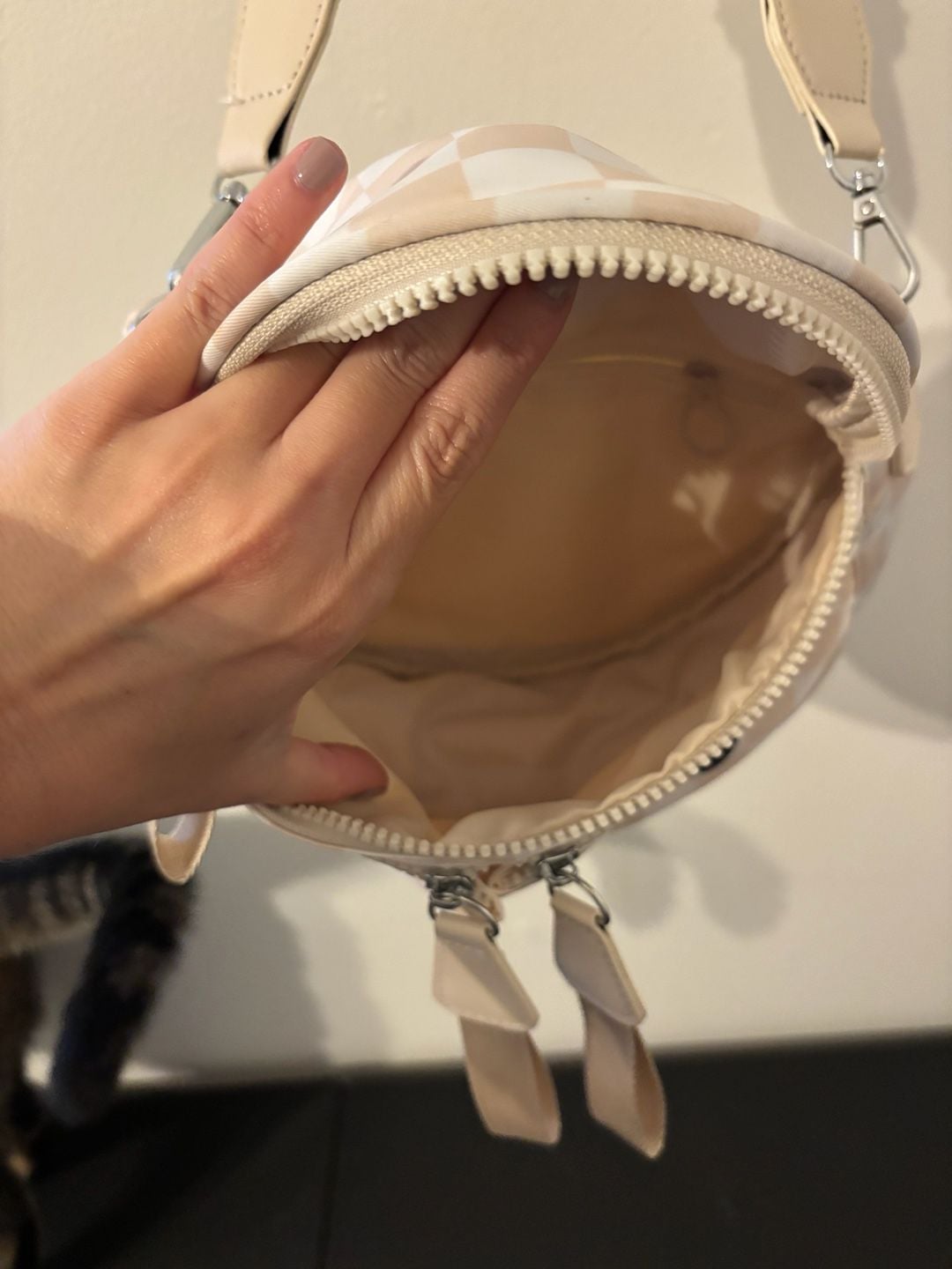 Iris & Rainbow Checkered Crossbody Bag Beige Cream 4