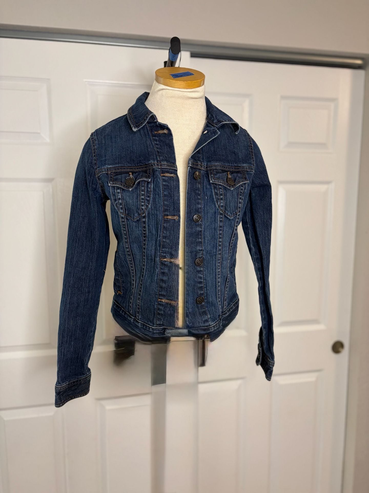 007-Old Navy Denim Jacket Size S Pit to Pit 17” length 20” 2