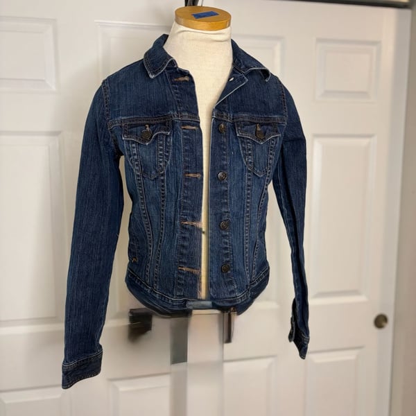 007-Old Navy Denim Jacket Size S Pit to Pit 17” length 20”