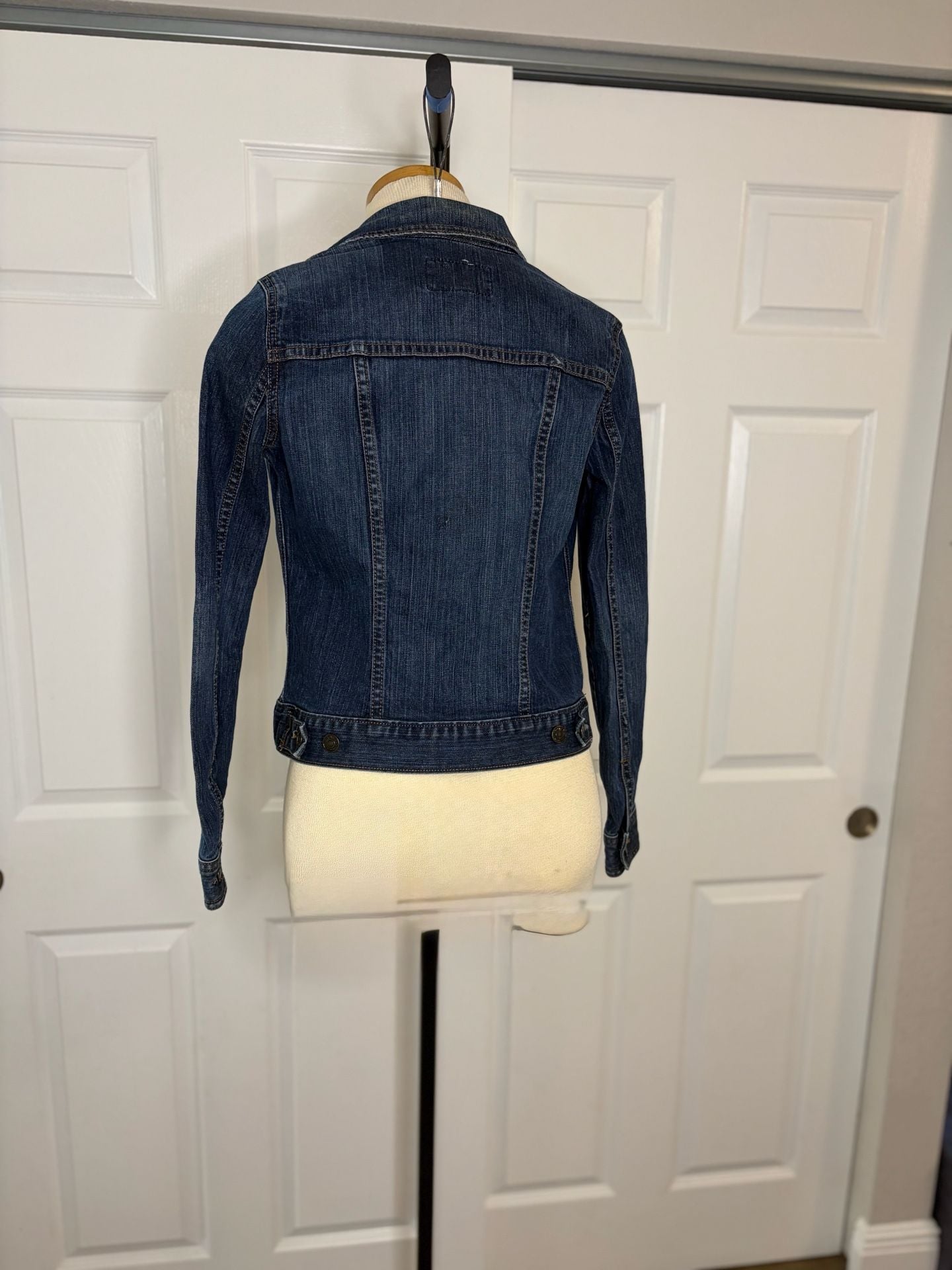 007-Old Navy Denim Jacket Size S Pit to Pit 17” length 20” 3