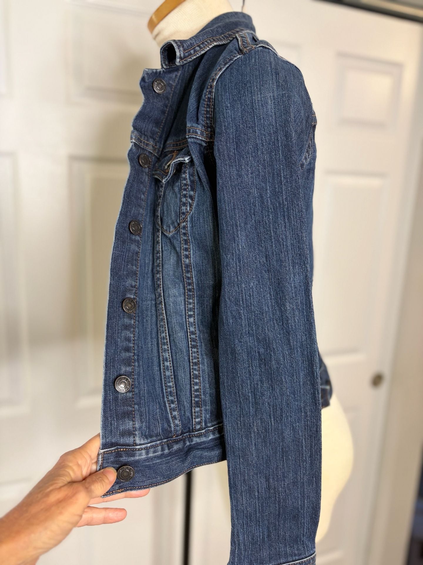 007-Old Navy Denim Jacket Size S Pit to Pit 17” length 20” 4
