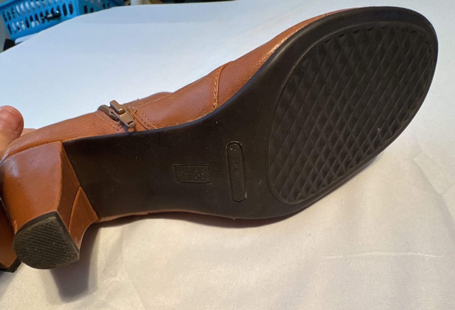 Aerosoles Alaska Booties Size 10M Brown Leather Ankle Heels Buckle 5