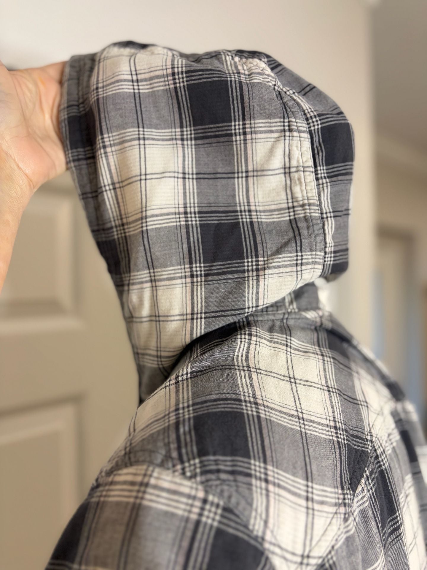 065-Columbia Sportswear Company Plaid Hooded Flannel Shirt Size L Gray White 6