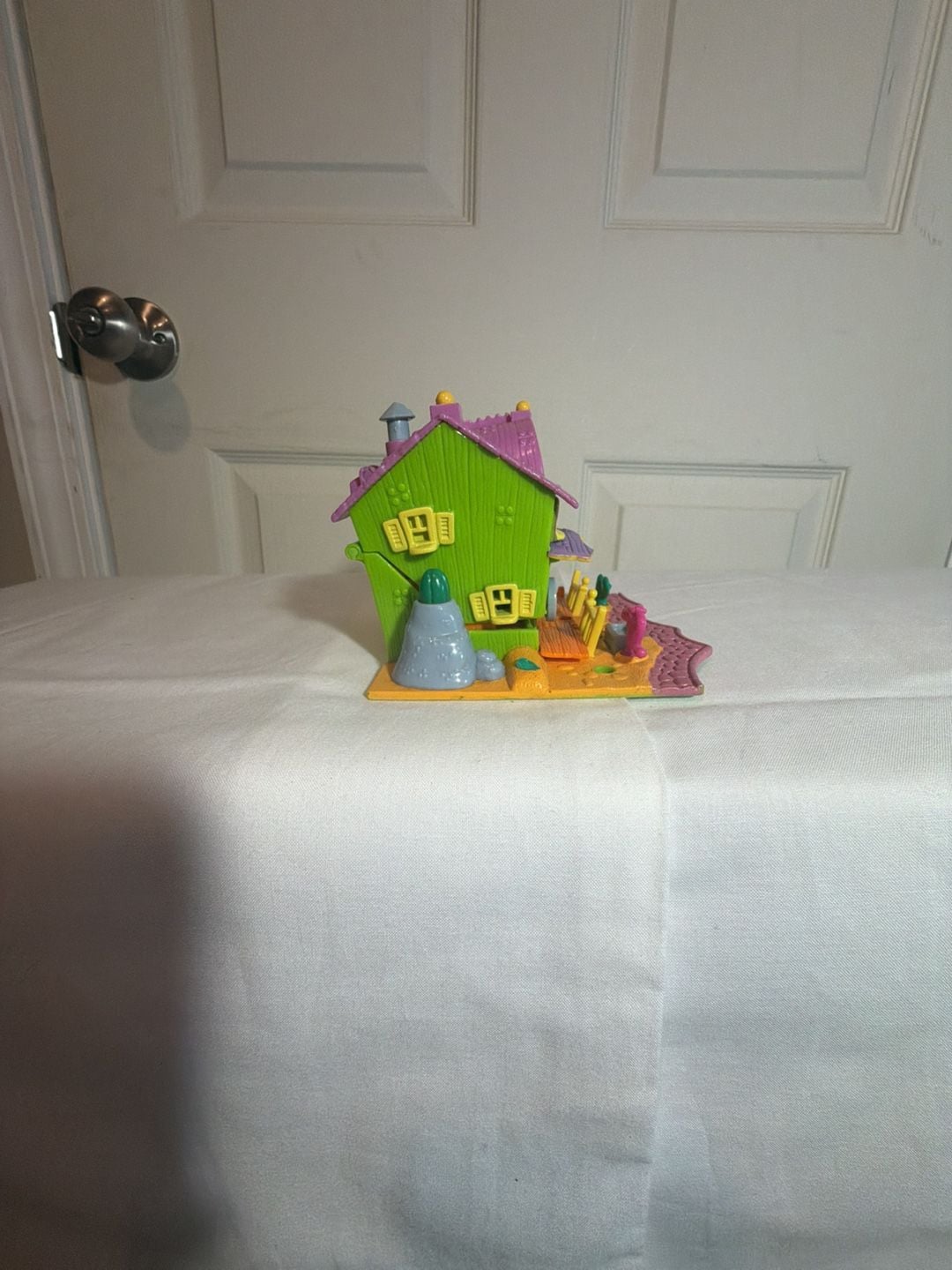 Polly Pocket 1994 Animal Wonderland Horse House Play Set 2