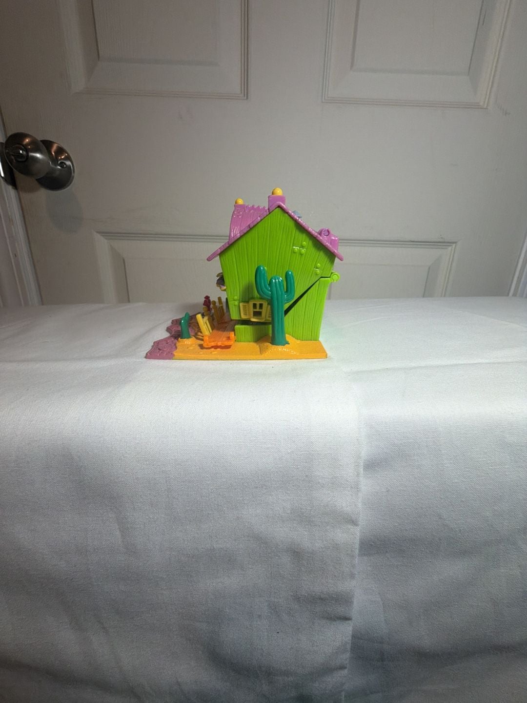 Polly Pocket 1994 Animal Wonderland Horse House Play Set 4