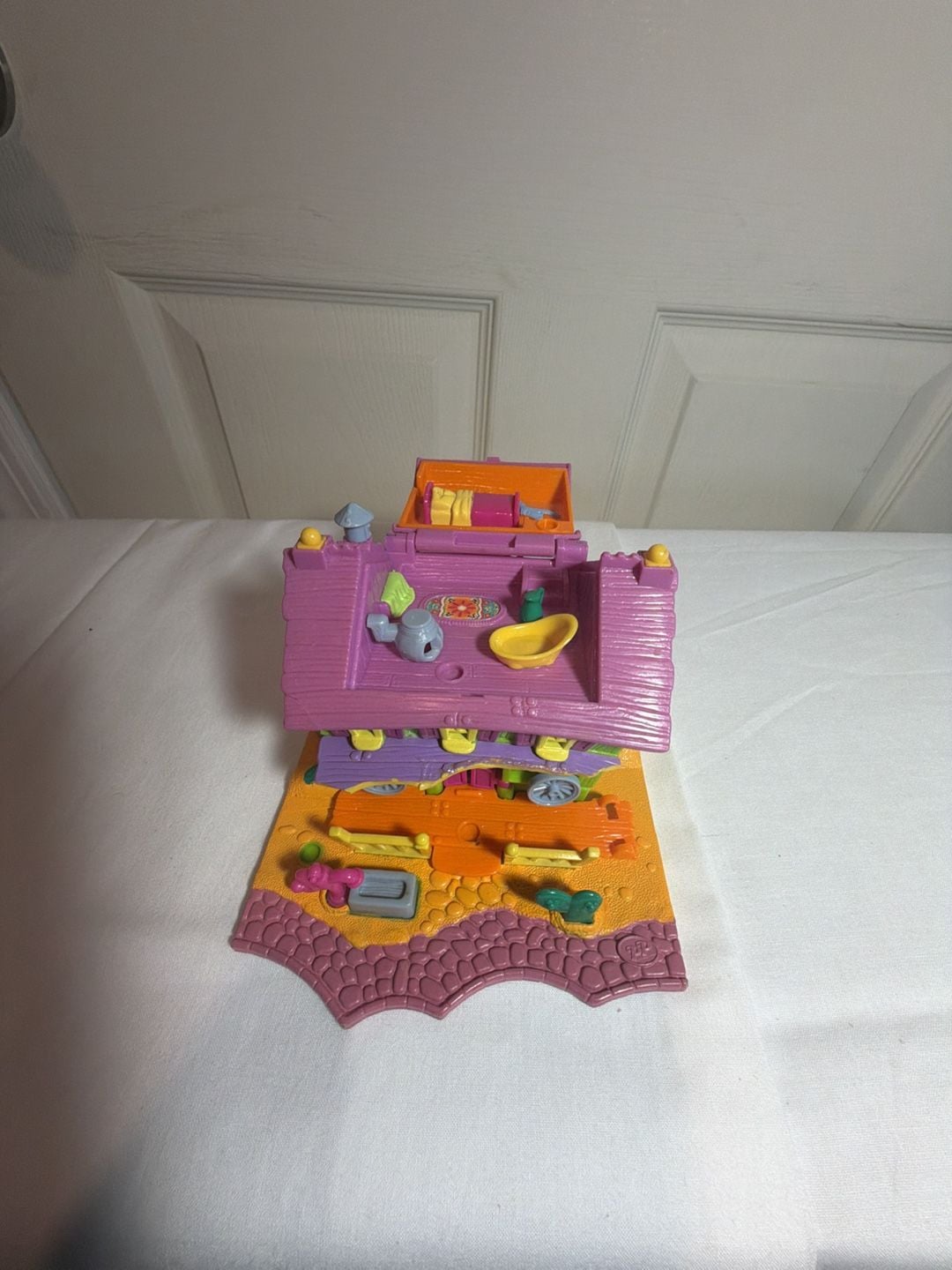 Polly Pocket 1994 Animal Wonderland Horse House Play Set 6