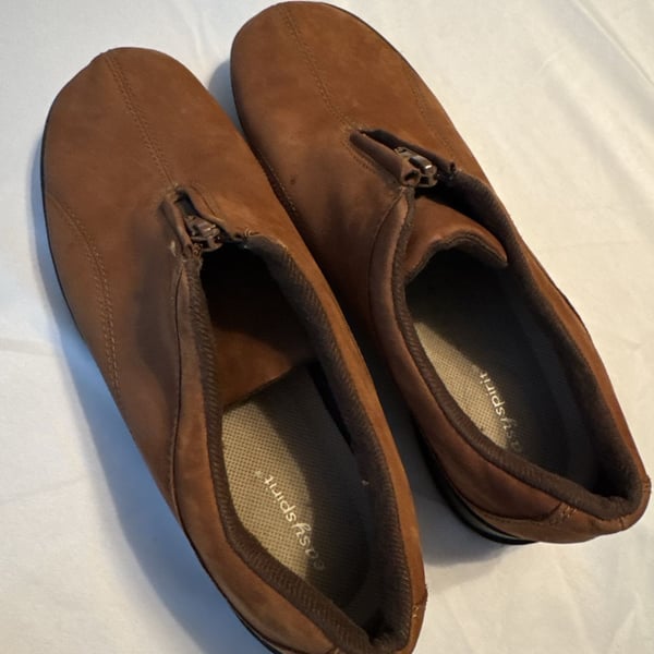 Easy Spirit Shoes Size 10M Brown Suede Front Zip