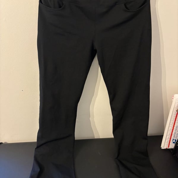 G gradual Women's High-Waisted Flared Leggings.