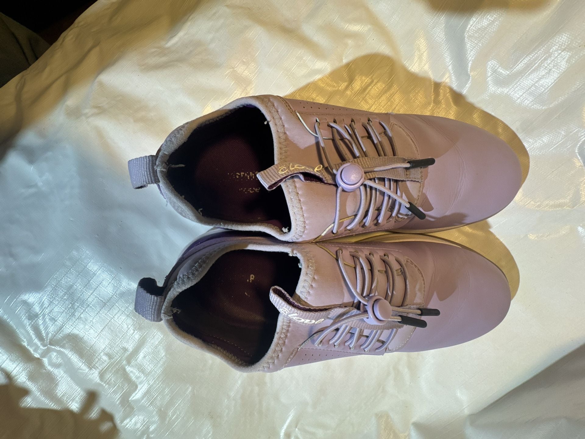 Pair of Clove Classic Lavender and Light Blue Nursing Shoes Sneakers W 10.5 GUC  17