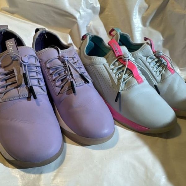 Pair of Clove Classic Lavender and Light Blue Nursing Shoes Sneakers W 10.5 GUC 